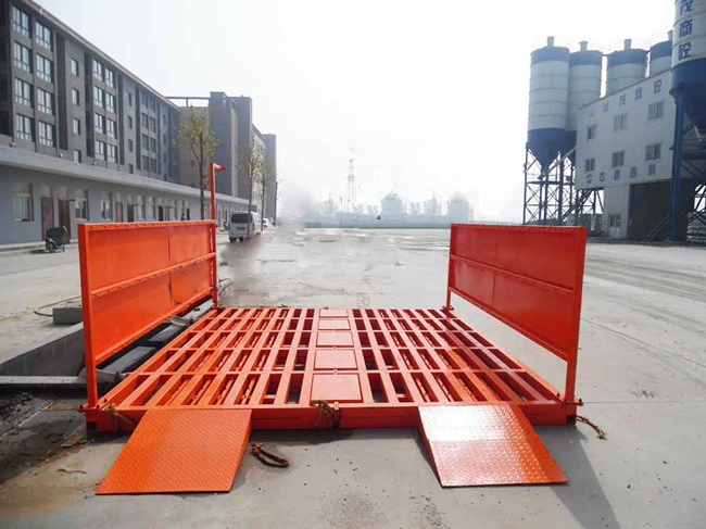 建筑工地大门口必须安装工地洗轮机